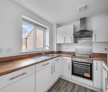 3 bedroom semi-detached house to rent - Photo 5