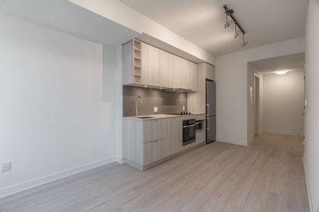 For Lease - 11 Yorkville Avenue Unit# 506, Toronto, Ontario - Photo 4