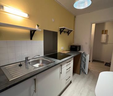 Location Appartement 1 pièce 31m² - Photo 3