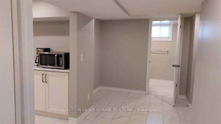 For Lease - 854 Moretta Avenue, Pickering, Ontario - Photo 2