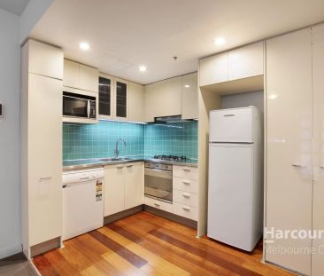 Ticking All Boxes - Perfect Location / Whiteware & Carpark! - Photo 4