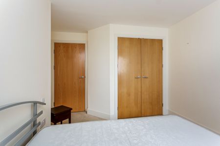 2 bedroom apartment to rent The Roundhouse, Gunwharf Quays, Portsmouth, PO1 - Photo 3