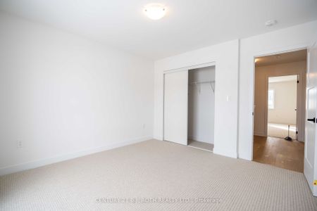 Townhouse For Lease | S8115906 - Photo 2