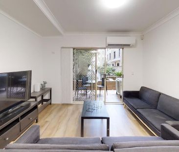 Chippendale - Photo 1