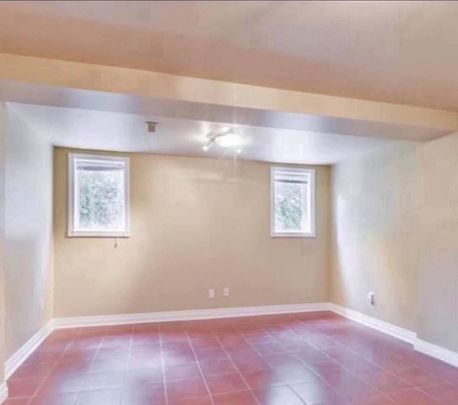 For Lease - 180 Estate Garden Drive, Richmond Hill, Ontario - Photo 1