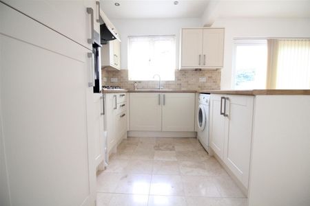 Park Lane, Hayes - Photo 3