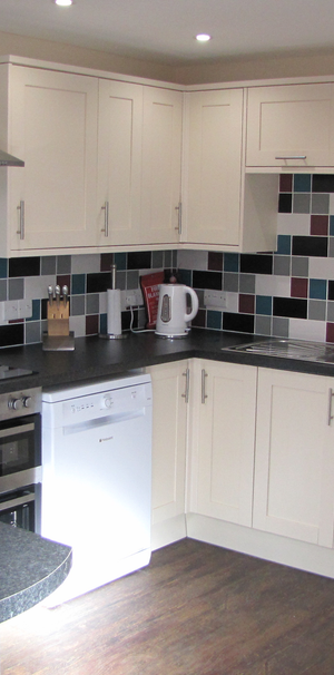 😱Situated In Highly Sought After Downley😱 Room 6 - Photo 1