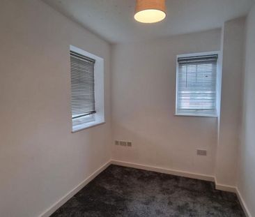2 bedroom terraced house to rent - Photo 4