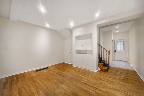 For Lease - 38 Jinnah Court Unit# Main, Toronto, Ontario - Photo 1