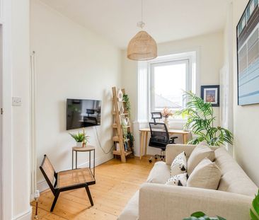 1 Bed Flat, Albion Road, EH7 - Photo 1