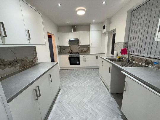 3 bedroom terraced house to rent - Photo 1