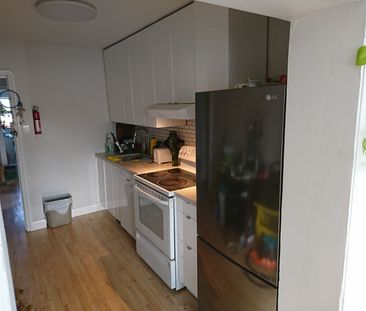 For Lease - 2301 Eglinton Avenue Unit# 2, Toronto, Ontario - Photo 4