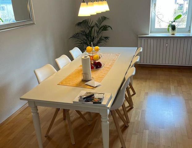 HASBORN : 3 ZKB/G-WC mit BALKON und GARAGE in RUHIGER LAGE ! - Foto 1