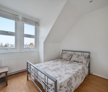 2 bedroom flat to rent - Photo 3