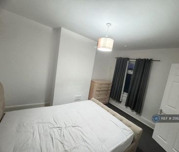 3 bedroom end of terrace house to rent - Photo 5