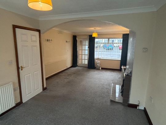 3 bedroom semi-detached house to rent - Photo 1