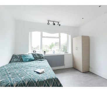 Room in a Shared House, Croydon Road, CR0 - Photo 2