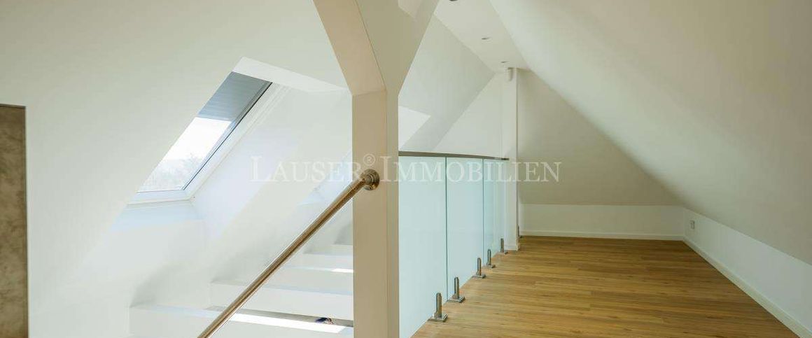 Modern möblierte Drei-Zimmer-Galerie-Wohnung in S-Sonnenberg - Photo 1