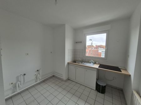 Location Appartement 3 pièces 67m² LENS 62300 - Photo 4