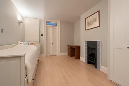 3 bedroom flat to rent - Photo 3