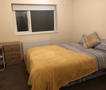 6 Bed Professional HMO - Photo 6