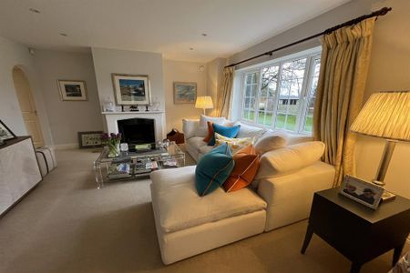 4 bedroom detached house to rent - Photo 4