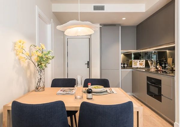 Calle de la Farmacia, Madrid, Community of Madrid 28004