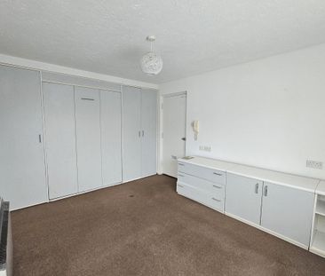 Captains Place - Photo 2