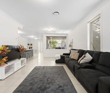 Spacious Four Bedroom Home + Study - Photo 5