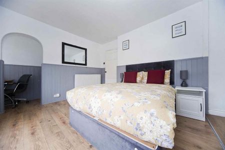 3 bedroom terraced house to rent - Photo 3