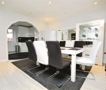 4 bedroom end of terrace house to rent - Photo 4