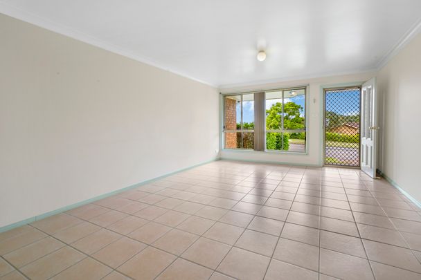 Immaculate Three Bedroom Duplex! - Photo 1