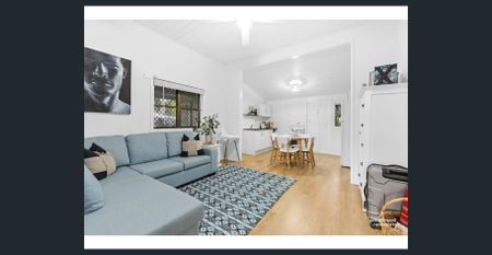 MODERN COTTAGE LIVING ON THE RANGE! - Photo 3