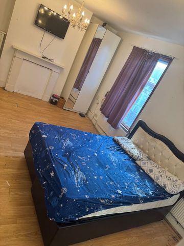 Room in a Shared House, Carlyle Road, E12 - Photo 4