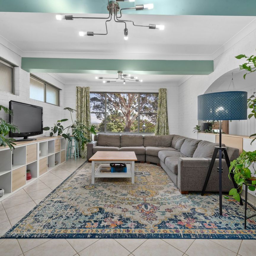 Comfortable Family Living in a Quiet, Parkside Location! - Photo 1