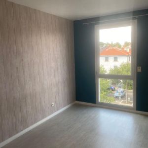 Location Appartement 1 pièce 51m² STE FOY LES LYON 69110 - Photo 2
