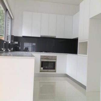 Stylish Inner-West Townhouse in Heart of Canterbury - Photo 1