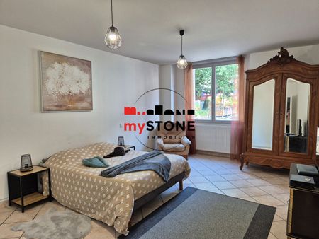 CHATILLON SUR CHALARONNE – Appartement Meublé avec jardin 3 pièces- 2 chambre – 82 m² habitables - Photo 4