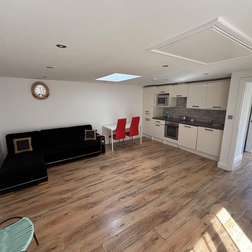 1 Bed Bungalow, Parkhurst Road, N22 - Photo 1