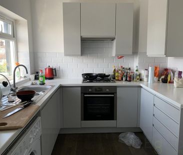 3 bedroom flat to rent - Photo 6