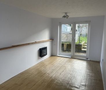 Holcroft Road, SO19 - Photo 1