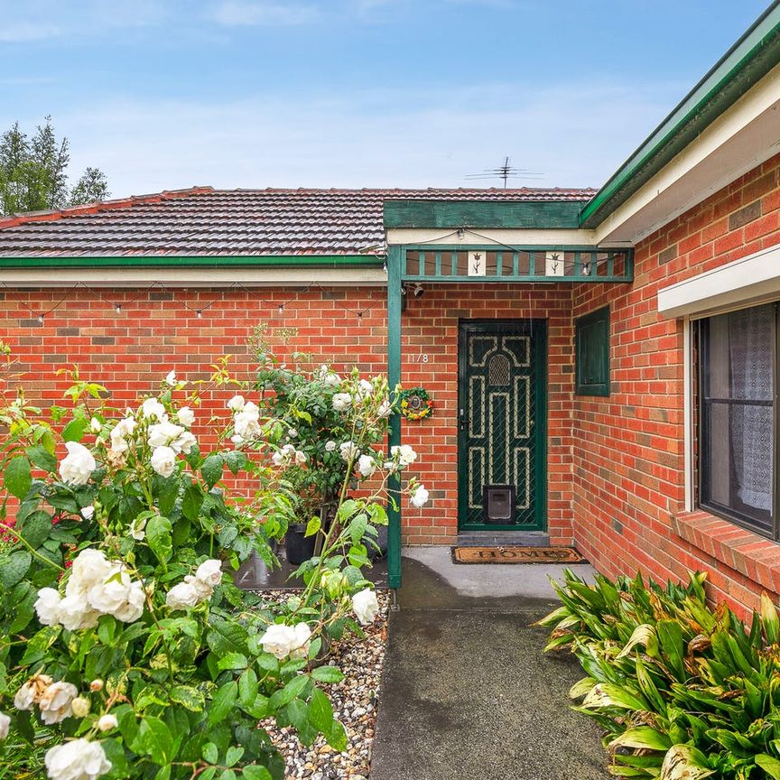 Modern Comfort Meets Effortless Living – 1/8 Lake Avenue, Pascoe Vale - Photo 1