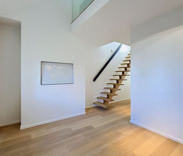 Appartement te huur in Tournai voor € 780 met 1 slaapkamer - Photo 2