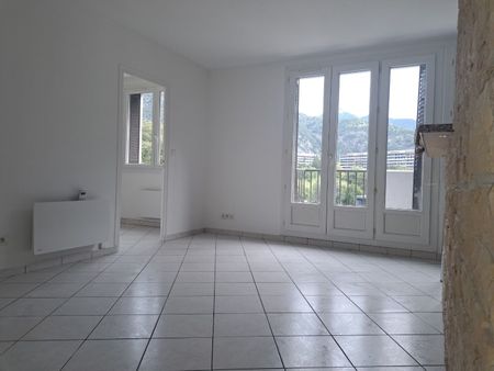 Appartement À Louer 3 Pièces , 45 M² - Photo 2