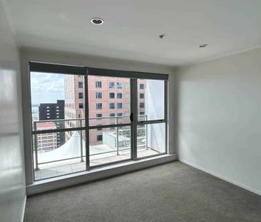 UNFURNISHED Two Bedroom in Altitude **** INCLU... - Photo 2