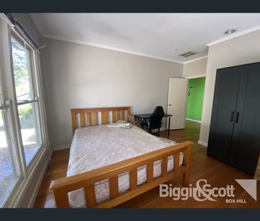 32 Clanbrae Avenue, Burwood, Vic 3125 - Photo 4
