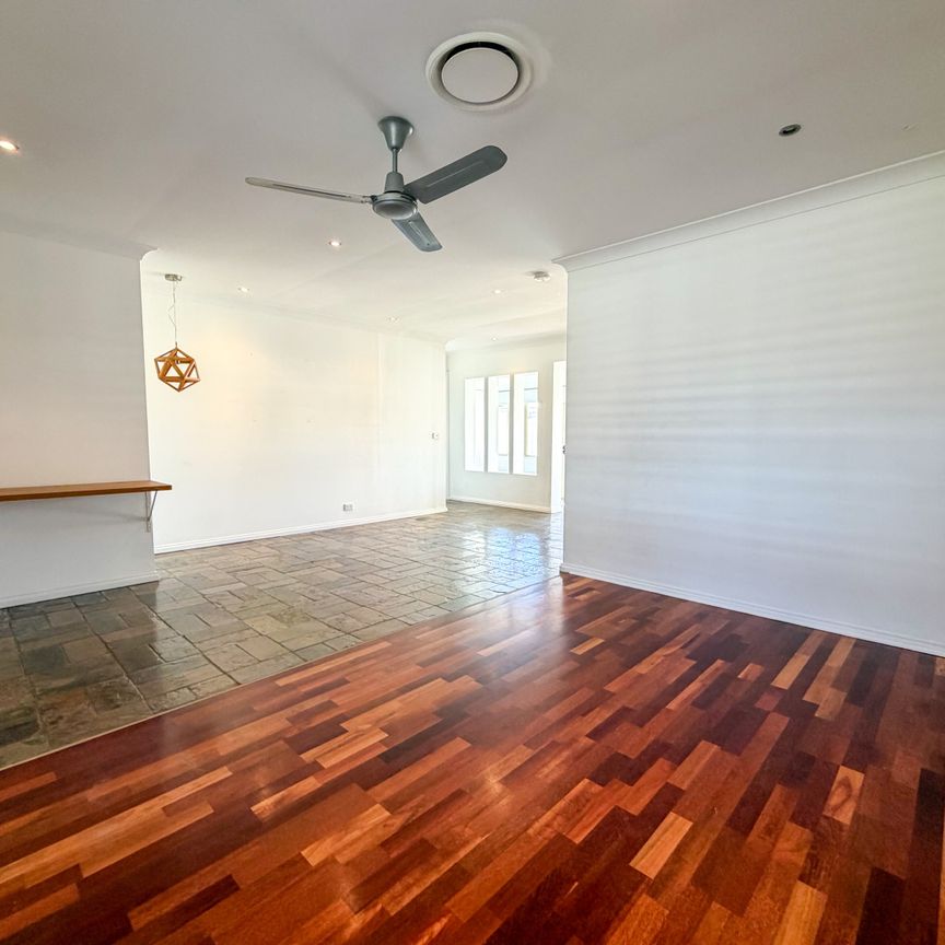 Spacious Family Home with Pool - Photo 1