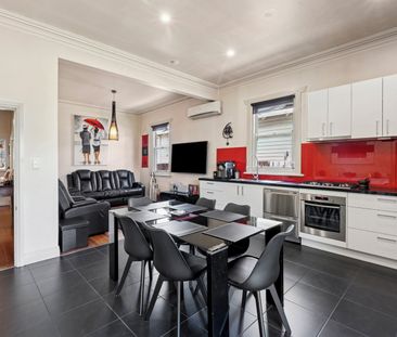 Californian Character Home in East Geelong - Photo 3