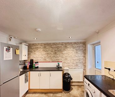 2 bedroom mid-terrace to rent Wychbold Crescent, B33 - Photo 2