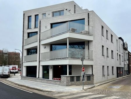 Prachtig en zonnig BEN-appartement met staanplaats en kelderberging aan de vesten - Foto 4